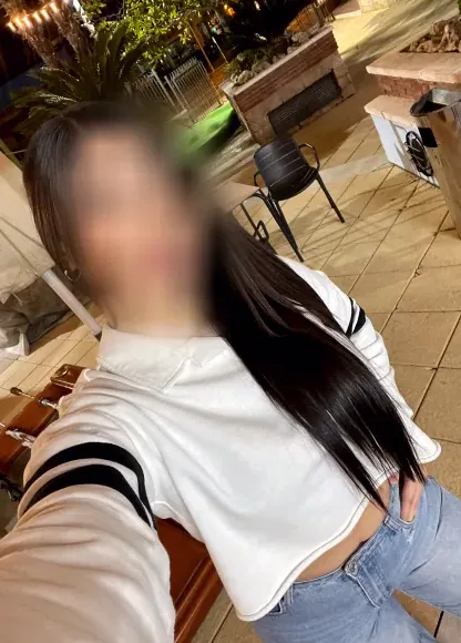 Nawal, 24 años
